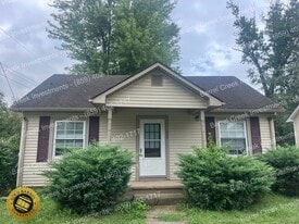 324 Caldwell St in Danville, KY - Building Photo