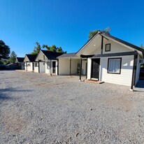 1934 Parallel St, Unit C in Shasta Lake, CA - Building Photo