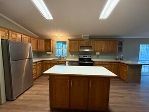 11120 Gentry Ln in Slaton, TX - Building Photo - Building Photo