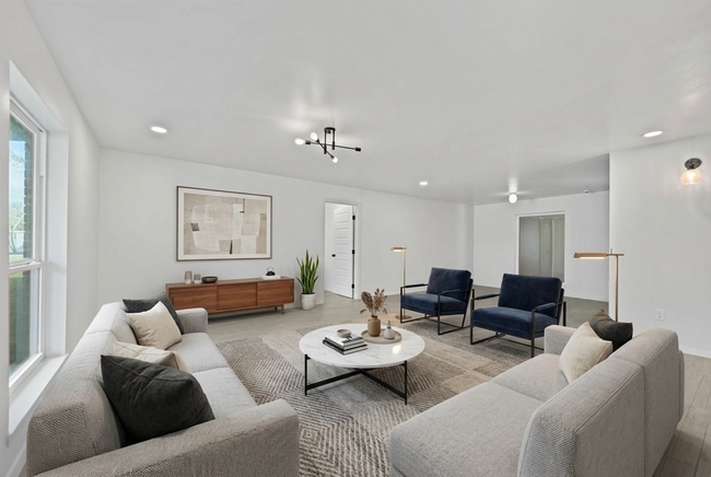 1101 Lark Ave in McAllen, TX - Building Photo - Building Photo