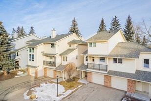 Apple Tree Lane Condominiums in Calgary, AB - Building Photo