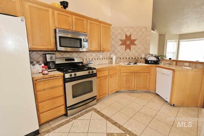 8776 W Mediterranean Ct in Boise, ID - Building Photo - Building Photo