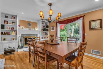 2420 Cedar St in Manasquan, NJ - Foto de edificio - Building Photo