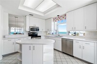 261 Barefoot Beach Blvd in Bonita Springs, FL - Foto de edificio - Building Photo