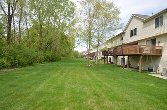 6229 Commonwealth Dr in Loves Park, IL - Building Photo - Building Photo