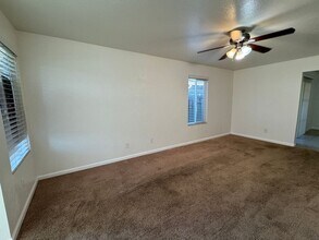 5710 Brush Creek Dr in Stockton, CA - Building Photo - Building Photo