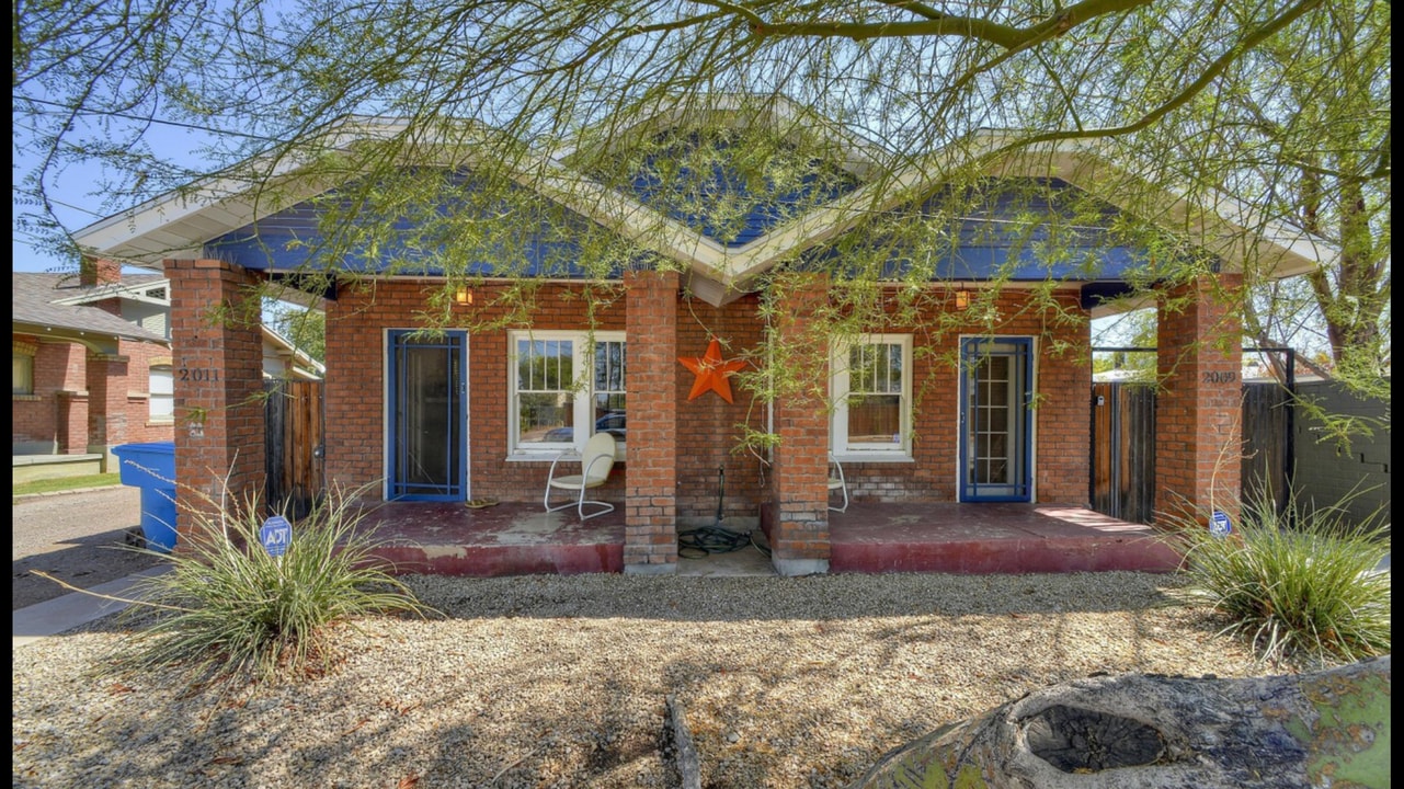 2011 N 11th St in Phoenix, AZ - Building Photo