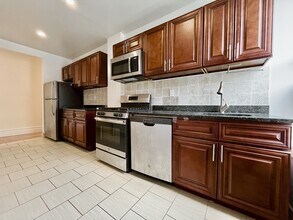935 St Nicholas Ave in New York, NY - Building Photo - Building Photo
