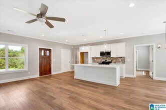 725 Fallview Ct in Odenville, AL - Building Photo - Building Photo