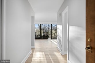 5505 Seminary Rd in Falls Church, VA - Building Photo - Building Photo