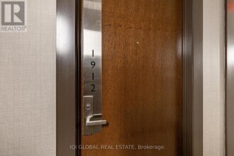 70 Temperance St in Toronto, ON - Building Photo - Building Photo