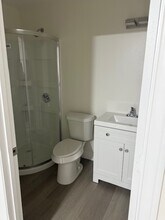 983 Cottonwood Ct in Corona, CA - Foto de edificio - Building Photo