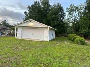 4560 Woodbine Rd in Milton, FL - Building Photo - Building Photo