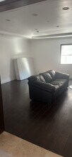 5809 Rhodes Ave, Unit House in Valley Village, CA - Building Photo - Building Photo