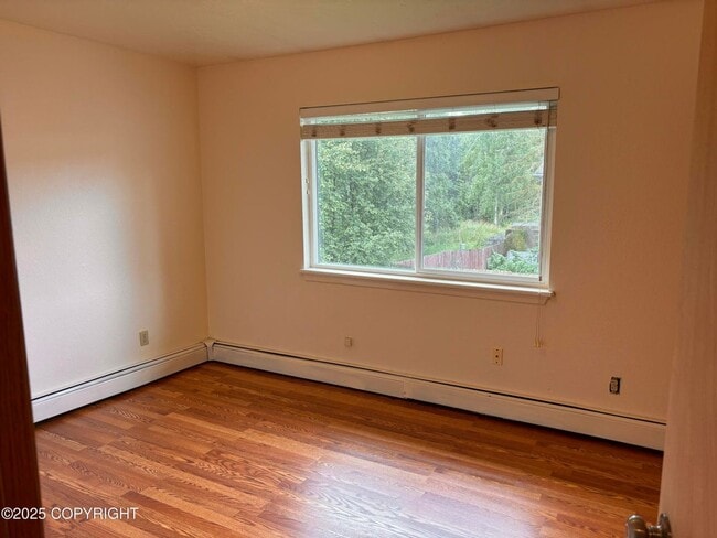 1945 Karluk St in Anchorage, AK - Building Photo - Building Photo