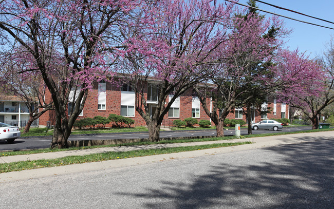 Royal Court Apartments