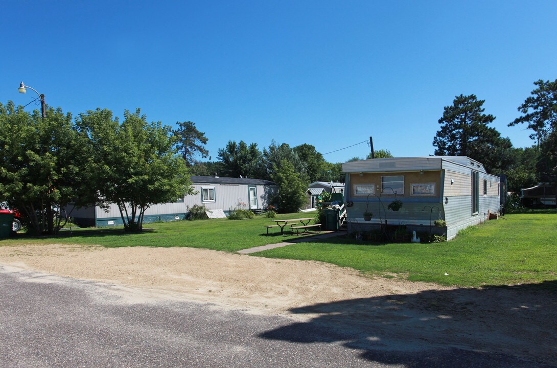 Riverside Mobile Home Park in New Richmond, WI - Building Photo