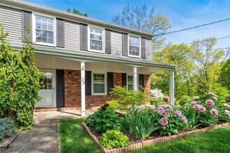 122 Rivercrest Dr in Coraopolis, PA - Building Photo - Building Photo