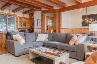 215 Double Eagle Dr in Mountain Village, CO - Building Photo - Building Photo