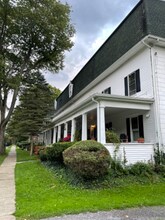 425 Prospect Ave-Unit -5 in East Aurora, NY - Building Photo - Building Photo