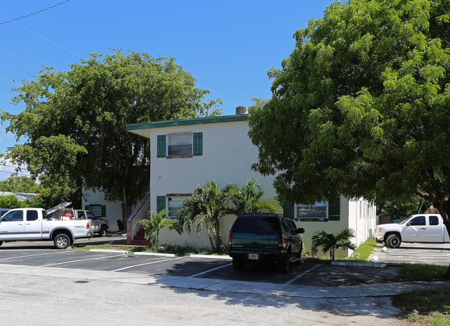 1151 NE 16th Court in Fort Lauderdale, FL - Building Photo - Building Photo