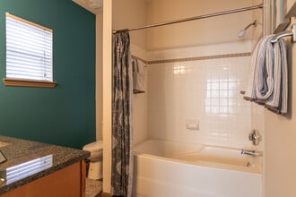 Presley Oaks in Charlotte, NC - Building Photo - Interior Photo