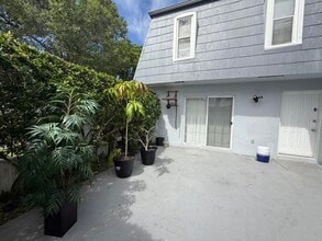 11904 Basin St S in Wellington, FL - Building Photo - Building Photo