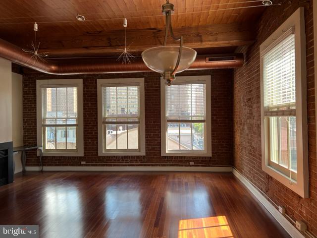 105 S 18th St in Philadelphia, PA - Building Photo