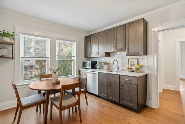 193 Florence St in Boston, MA - Building Photo - Building Photo