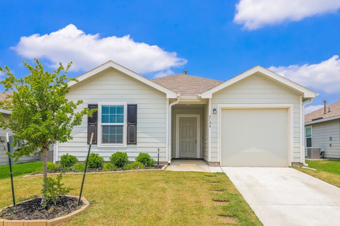 4104 Wintergreen Dr in Forney, TX - Building Photo