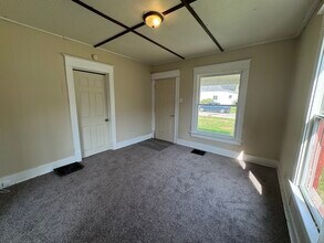 124 N Beard St in Danville, IL - Building Photo - Building Photo