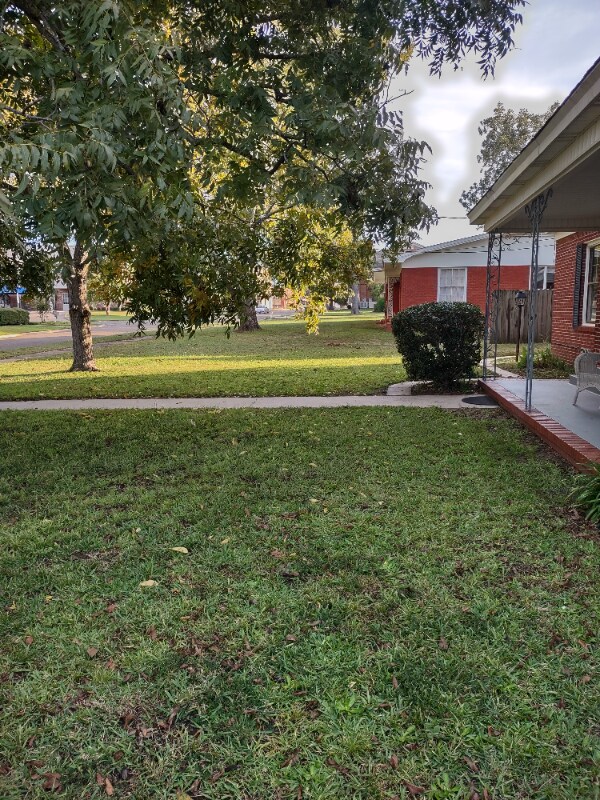 30 N Trinity St in Gilmer, TX - Building Photo - Building Photo