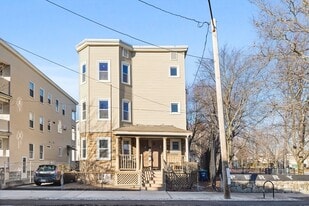 361 Washington St, Unit 3 in Somerville, MA - Building Photo