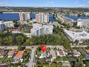 1300 NE 183rd St in North Miami Beach, FL - Building Photo - Building Photo
