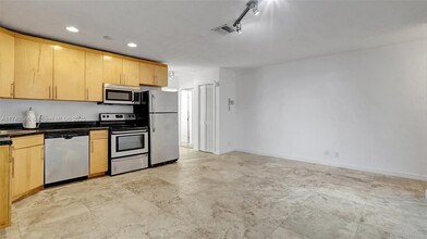1348 Holly Heights Dr in Fort Lauderdale, FL - Building Photo - Building Photo