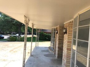 943 Briarcove Pl in Lancaster, TX - Foto de edificio - Building Photo