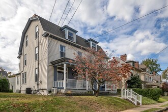 713 Clinton Pl, Unit 713 Clinton Place in Pittsburgh, PA - Foto de edificio - Building Photo