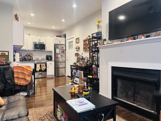 639 W Roscoe St in Chicago, IL - Building Photo - Building Photo