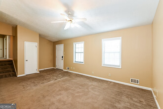 372 Kings Hill Ct in Lawrenceville, GA - Building Photo - Building Photo