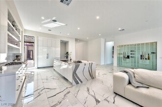 702 Blackrock Rim Dr in Henderson, NV - Foto de edificio - Building Photo