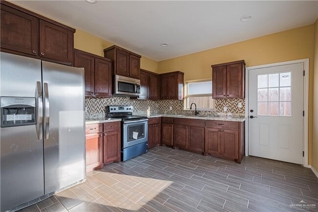 420 Carlisle Ave, Unit 4