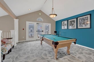 Village of Canton Apartments in Canton, MI - Foto de edificio - Building Photo