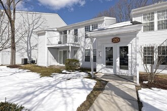 20 Walden Dr, Unit 20 walden drive unit 13 in Natick, MA - Building Photo - Building Photo