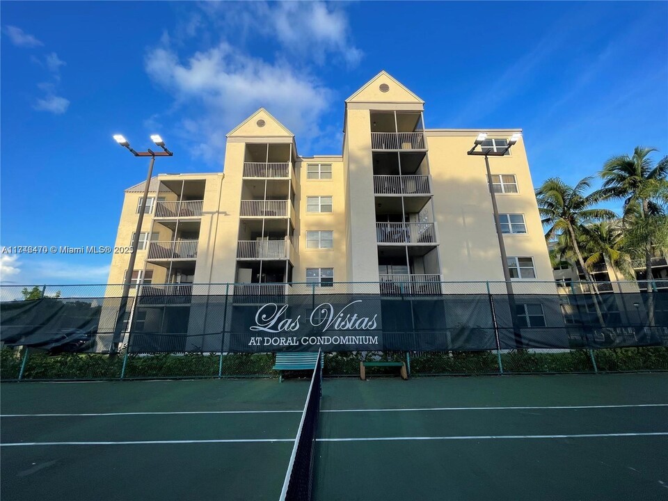 8100 Geneva Ct in Doral, FL - Building Photo