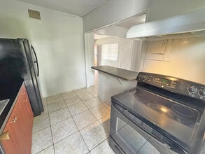 531 NW 110th St in Miami, FL - Building Photo - Building Photo