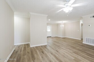 8203 Ireland Dr in Jacksonville, FL - Building Photo - Building Photo