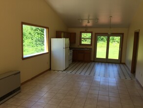 547 Stanley Rd in Winthrop, ME - Building Photo - Building Photo