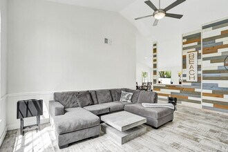 8467 Dynasty Dr in Boca Raton, FL - Building Photo - Building Photo