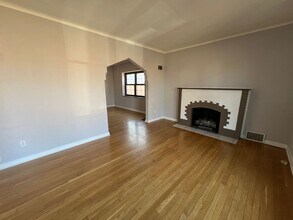 5748 Tholozan Ave in St. Louis, MO - Building Photo - Building Photo