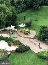 205 Yoakum Pkwy-Unit -321 in Alexandria, VA - Building Photo - Building Photo